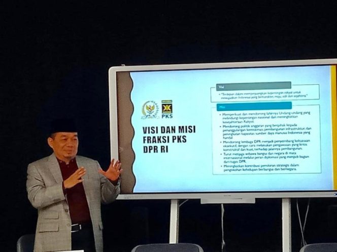 
					Politik Indonesia dan PKS mendapat sorotan Universitas Kyoto Jepang