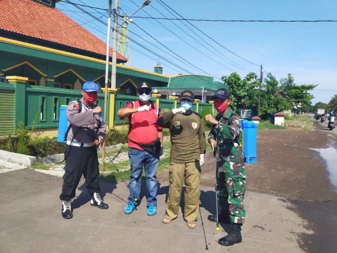 
					Cegah Covid 19, Nurholis Ikut Penyemprotan Desinfektan
