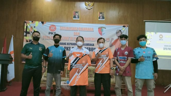 
					Wadahi Hobi Anak Muda, PKS Launching Komunitas Futsal Caruban Sejahtera