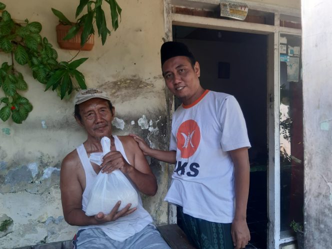 
					Lumbung Beras, Cara DPC Ciledug Melayani Warganya