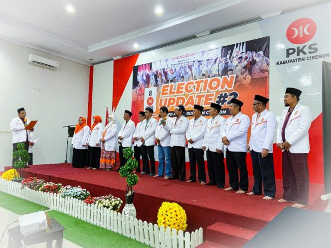 
					Komitmen Hadirkan Politik Gagasan, PKS Lantik Dewan Pakar dan Dewan Penasihat