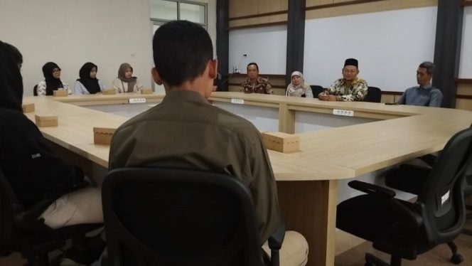
					Bimbingan Mahasiswa UMC Penerima Beasiswa KIP oleh Mas Jun, Anggota DPRD Kabupaten Cirebon