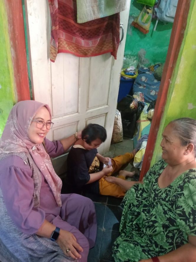 
					Takziah dan Berkunjung ke Warga Panongan, Menyapa Anak Difabel bersama Caleg PKS
