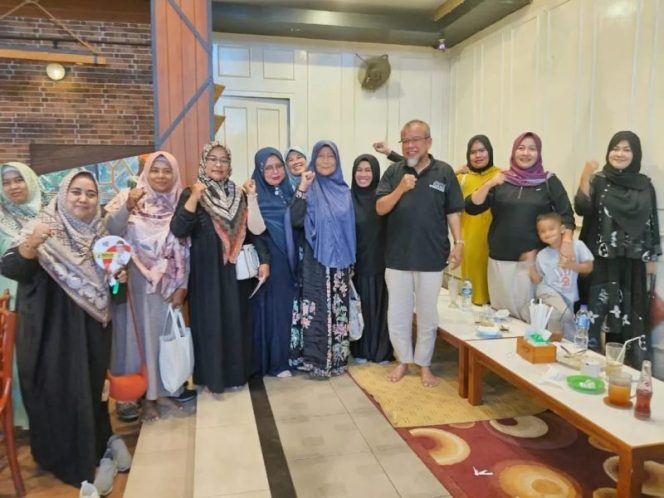 
					Kehangatan Pembinaan Rutin Ibu-ibu PKS