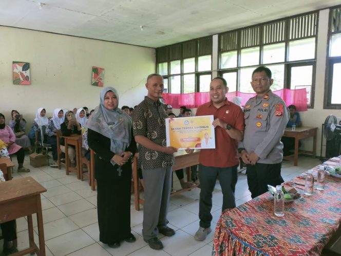 
					LAGI, FRAKSI PKS SERAHKAN BEASISWA PIP ADVOKASI NETTY PRASETYANI