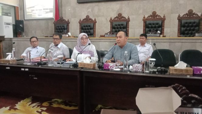 
					Wakil Ketua Komisi II DPRD Kabupaten Cirebon, Ade Irawan, Siap Bermitra dan Berkolaborasi dalam Pembangunan Daerah