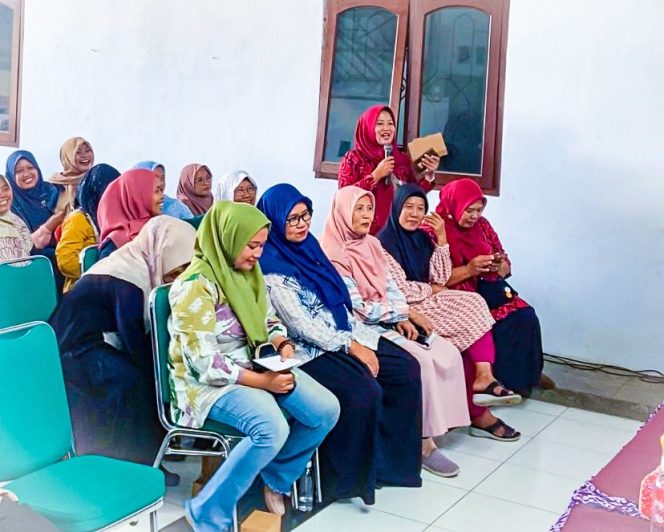 
					KADER PKK CURHAT KE MAS JUN DI AGENDA RESES