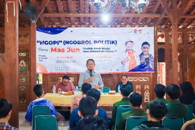 
					Mas Jun gelar Ngobrol Politik barenga anak muda.