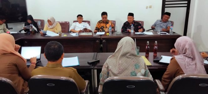 
					RAPAT DENGAN BAPELITBANGDA, H. SUPRIYADI MINTA PEMDA SERIUS DUKUNG INDUSTRI ROTAN