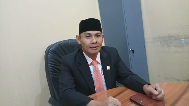 
					Ketua Fraksi PKS DPRD Kab. Cirebon, Nurkholis. 
