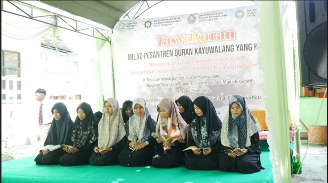 
					Milad Pesantren Qur'an Kayuwa;ang Cirebon. 
Foto: Istimewa