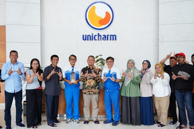 
					Mas Jun Kunker ke PT Unicharm Karawang. 
Foto: Humas DPRD Jabar