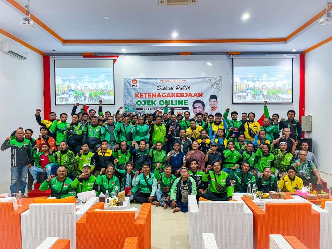 
					Diskusi Publik Ketenagakerjaan bersama Kemanaker RI. Foto: Cireborn.id/Faisal