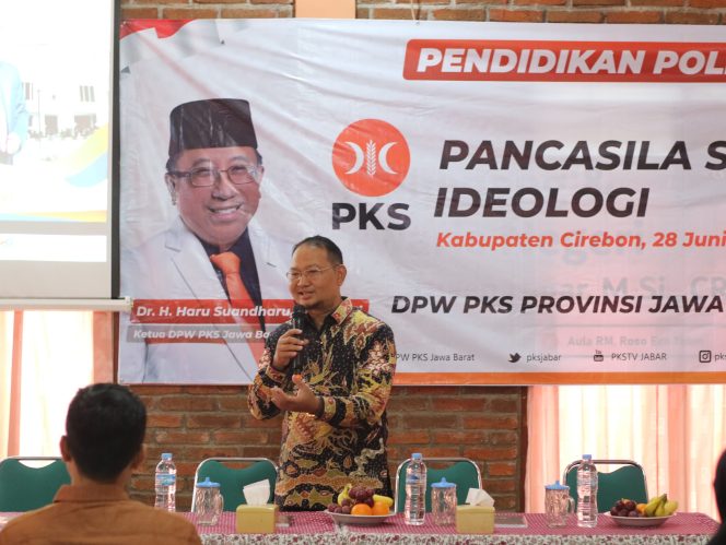 
					Ketua DPD PKS Kabupaten Cirebon, Junaedi alias Mas Jun. 