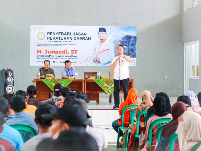 
					Mas Jun lakukan Sosperda Pendidikan di Cirebon. Foto: Cireborn.id/Faisal