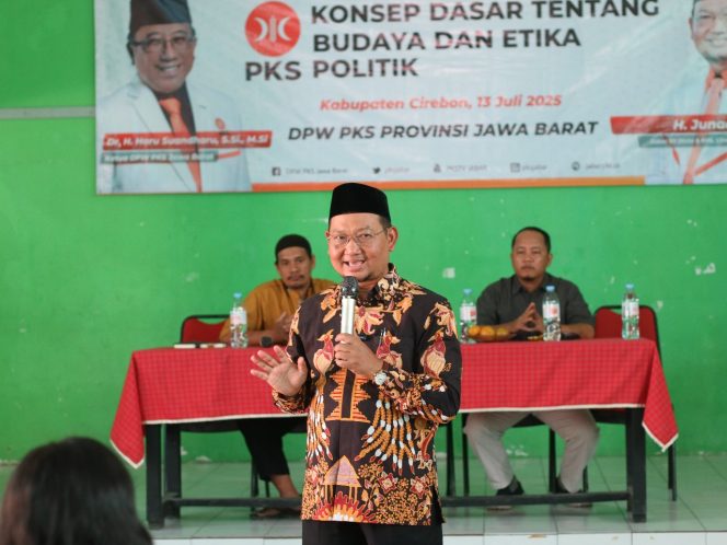 
					Mas Jun Ajak Masyarakat Cirebon Pilih Pemimpin Bukan Karena Uang, Melainkan Kapabilitasnya