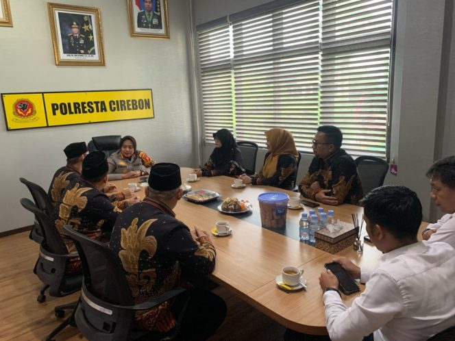 
					Fraksi PKS dan Kapolresta Cirebon Sepakat Amankan dan Tertibkan Kawasan Wisata Trusmi