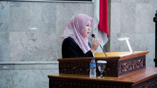 
					Ratna Utari Soroti Penurunan PAD dan Kenaikan Belanja Hibah dalam RAPBD Perubahan 2025