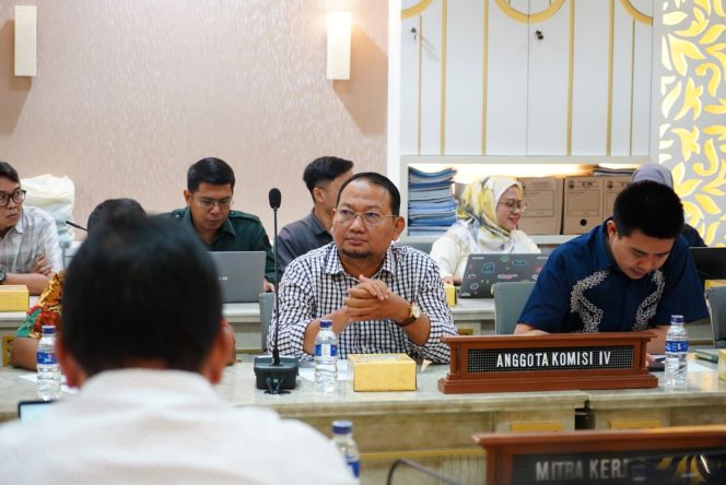 
					Dukung Cirebon Mentereng, Mas Jun Pastikan Penambahan Anggaran Dinas Bina Marga untuk Perbaikan Jalan Rusak di Cirebon